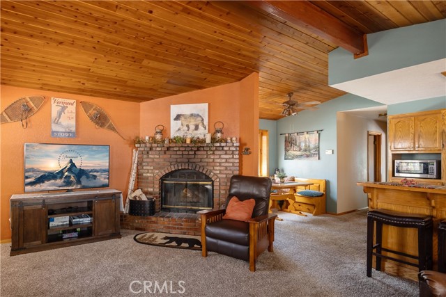 Detail Gallery Image 3 of 22 For 211 Coy Ln, Big Bear City,  CA 92314 - 2 Beds | 1 Baths