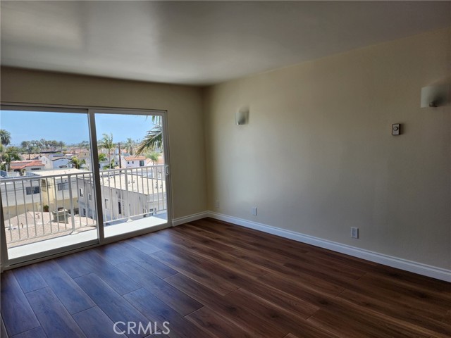 Detail Gallery Image 3 of 9 For 185 Quincy Ave #402,  Long Beach,  CA 90803 - 2 Beds | 2 Baths