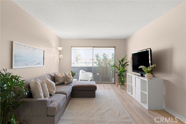 Detail Gallery Image 1 of 18 For 5585 E Pacific Coast #318,  Long Beach,  CA 90804 - 1 Beds | 1 Baths