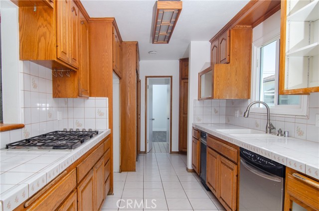13563 Montague photo 16