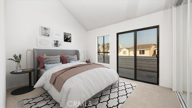 Detail Gallery Image 4 of 39 For 2243 Pacific Ave #3,  Costa Mesa,  CA 92627 - 3 Beds | 2/1 Baths