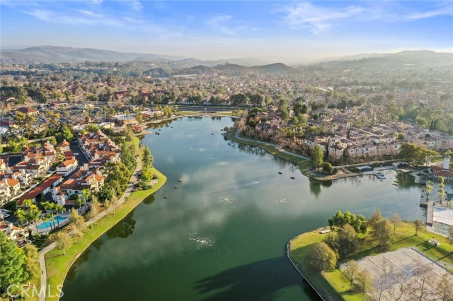 7 Santolina, Rancho Santa Margarita CA: https://media.crmls.org/medias/d53eeef9-5b5c-4a5e-a1f7-17eb2992db0d.jpg