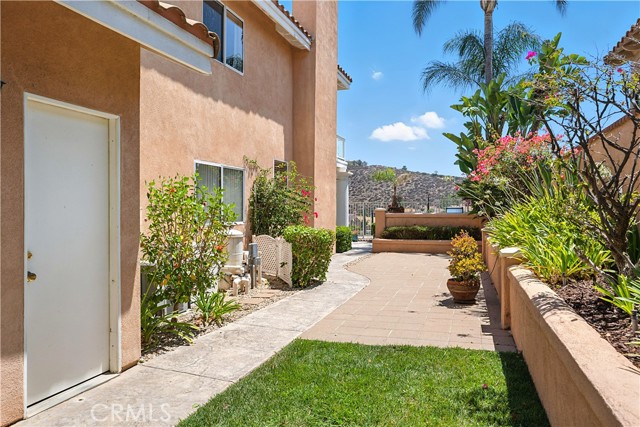 51 Corte Madera, Lake Elsinore CA: https://media.crmls.org/medias/d53f0bd8-f529-4269-8623-e51a8eeb60f2.jpg