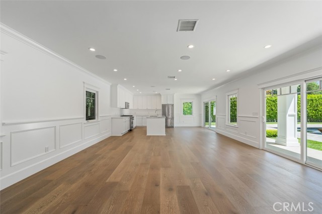 20701 Dumont Street, Woodland Hills CA: https://media.crmls.org/medias/d53f5aa2-0564-49dc-add9-d2d1b5f3c194.jpg