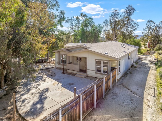 Detail Gallery Image 2 of 35 For 43870 Wilson Valley, Hemet,  CA 92544 - 3 Beds | 2 Baths