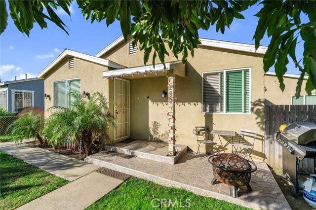 289 E Heath, Long Beach CA: https://media.crmls.org/medias/d53fa9a3-e808-447e-b3d6-1963f6bee1f1.jpg