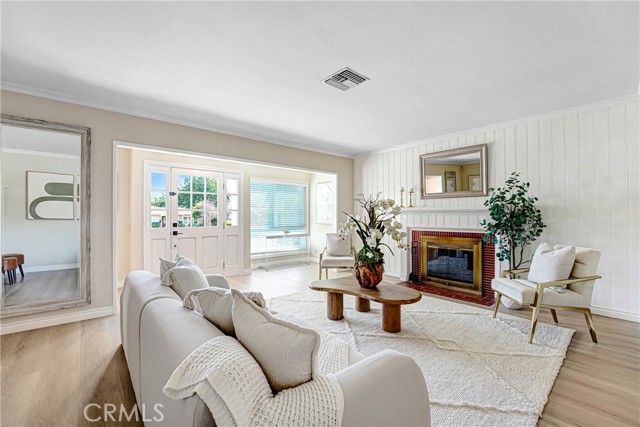 Detail Gallery Image 3 of 36 For 827 Hugo Reid Dr, Arcadia,  CA 91007 - 3 Beds | 2 Baths