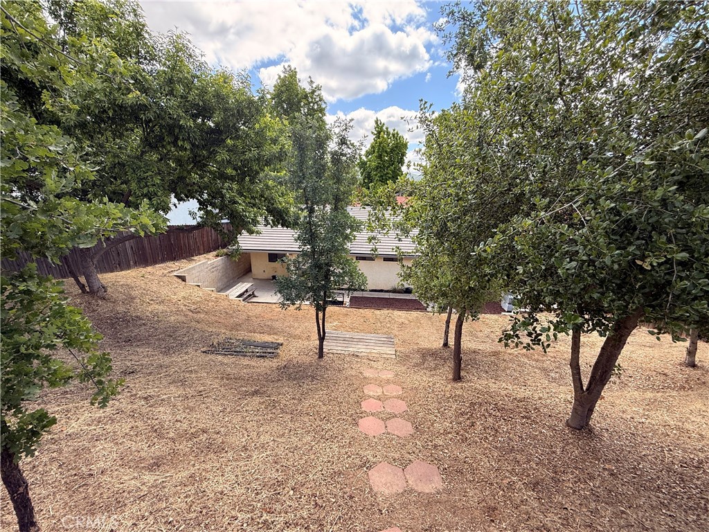https://media.crmls.org/medias/d541de87-caa1-4dd5-9503-f54d4ad92d28.jpg?preset=X-Large