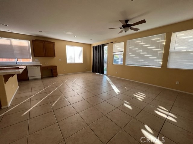 Detail Gallery Image 7 of 20 For 14933 Meridian Pl, Moreno Valley,  CA 92555 - 4 Beds | 3/1 Baths