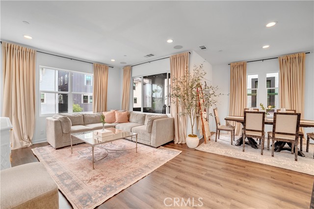 516 Caleigh Lane, Costa Mesa CA: https://media.crmls.org/medias/d54347f6-6032-4757-9987-5f8f039f2e1c.jpg