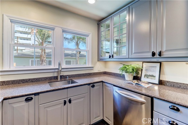 Detail Gallery Image 9 of 34 For 102 Lime Ave #8,  Long Beach,  CA 90802 - 1 Beds | 1 Baths