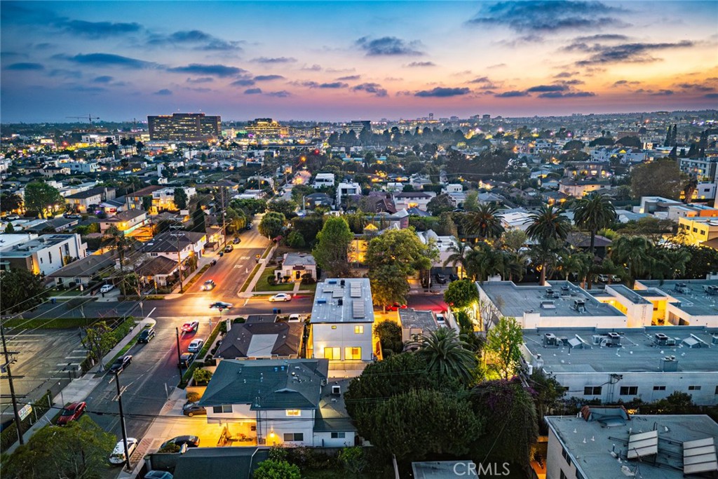 https://media.crmls.org/medias/d543b59a-287e-4b2b-8289-978097f80dd3.jpg?preset=X-Large