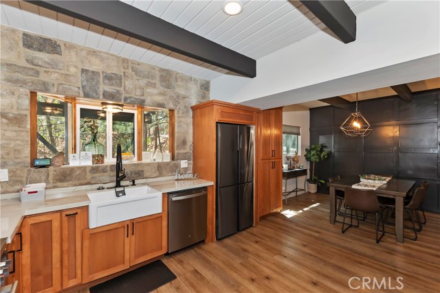 Detail Gallery Image 6 of 51 For 28596 North Bay, Lake Arrowhead,  CA 92352 - 4 Beds | 3 Baths