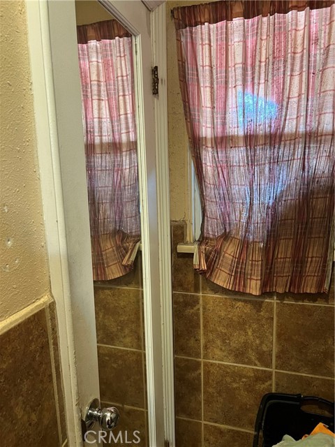 Bathroom/exit door to 2nd bedroom