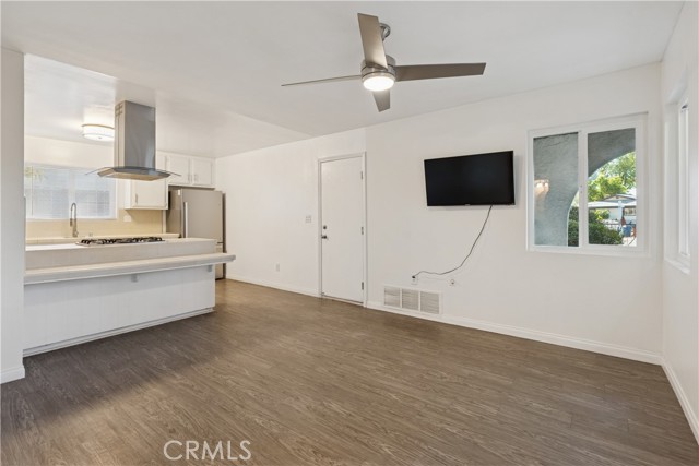 Detail Gallery Image 10 of 32 For 16103 Osborne St, North Hills,  CA 91343 - 3 Beds | 2 Baths