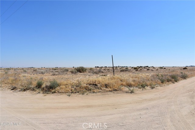 8000 W Lancaster Boulevard, Lancaster CA: https://media.crmls.org/medias/d5470acb-72e8-4623-84df-026d379e1b9a.jpg