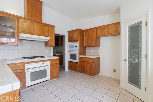 122 East, Madera CA: https://media.crmls.org/medias/d547cd42-42da-450a-b274-aacfa644a5d2.jpg