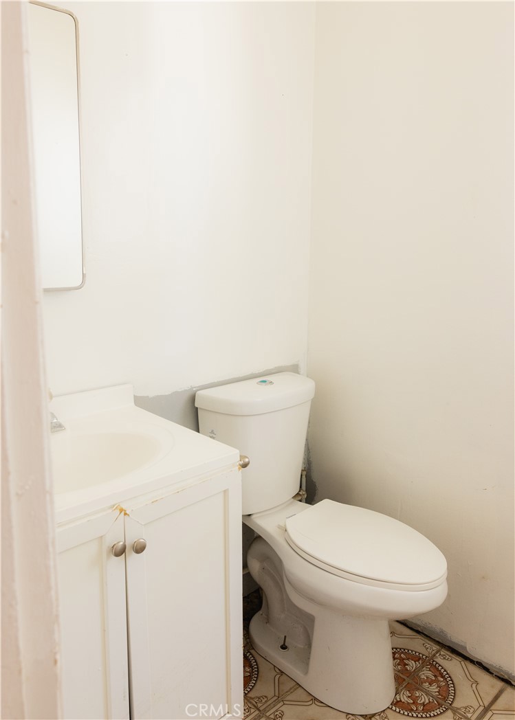 https://media.crmls.org/medias/d548cb84-f8c8-4015-af91-2581c8d0e898.jpg?preset=X-Large