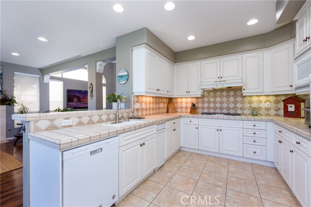 Detail Gallery Image 9 of 43 For 2873 La Plata Dr, Camarillo,  CA 93010 - 3 Beds | 2/1 Baths