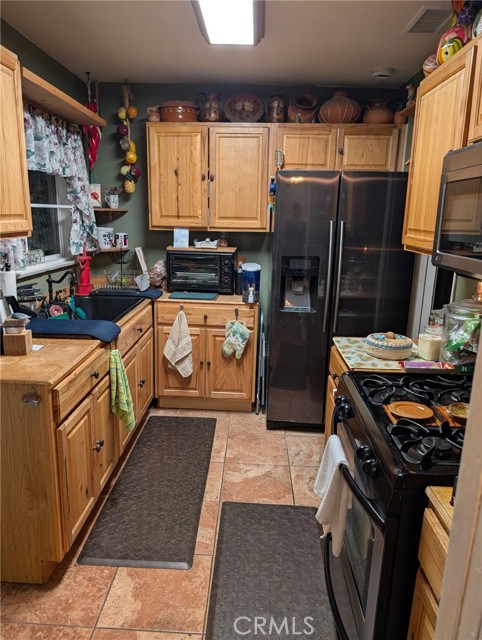 Detail Gallery Image 5 of 21 For 1333 Windsor Dr, San Bernardino,  CA 92404 - 3 Beds | 1 Baths