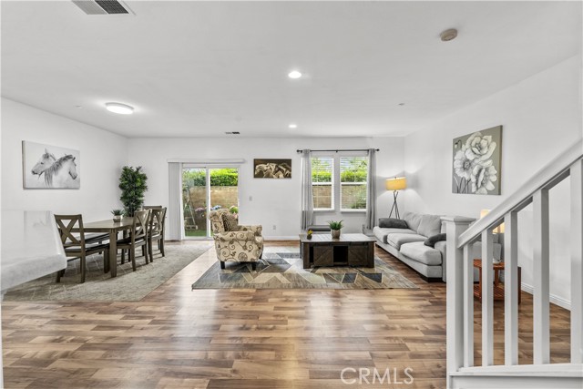 7353 Ellena W, Rancho Cucamonga CA: https://media.crmls.org/medias/d5494e6b-ab15-4469-8bb2-bca01a8b373d.jpg