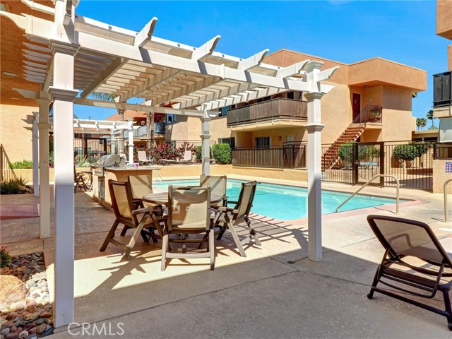 Detail Gallery Image 33 of 42 For 400 N Sunrise Way #224,  Palm Springs,  CA 92262 - 2 Beds | 2 Baths