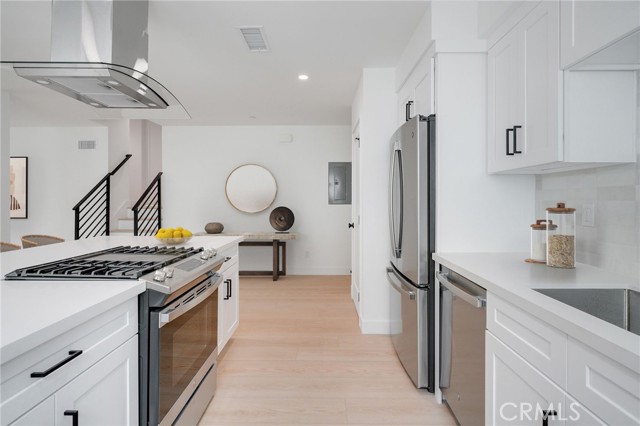 1334 9th Street, Santa Monica CA: https://media.crmls.org/medias/d549bcdd-3b48-45d6-8141-ec4fe82338ed.jpg