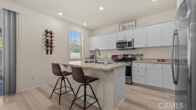 Detail Gallery Image 10 of 40 For 17114 Gray Pine Pl, San Bernardino,  CA 92407 - 3 Beds | 2/1 Baths