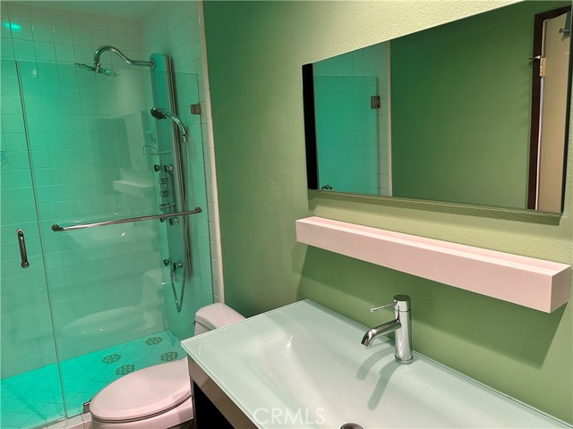 14560 Benefit Street # 301, Sherman Oaks, California 91403, 2 Bedrooms Bedrooms, ,2 BathroomsBathrooms,Residential Lease,For Rent,14560 Benefit Street # 301,CRSR24235156