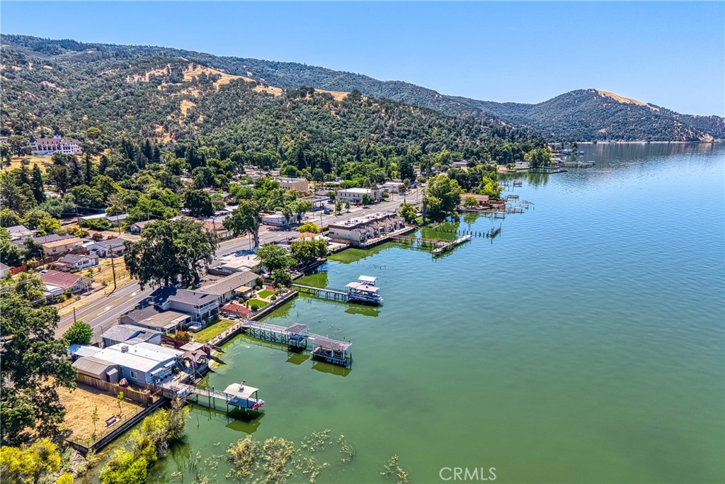 https://media.crmls.org/medias/d54a8604-bdfa-40b9-b755-8722487c8627.jpg?preset=X-Large