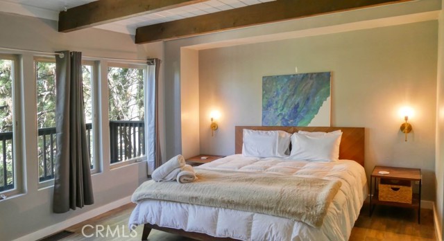 Detail Gallery Image 10 of 13 For 332 Grizzly Rd, Lake Arrowhead,  CA 92352 - 3 Beds | 2/1 Baths