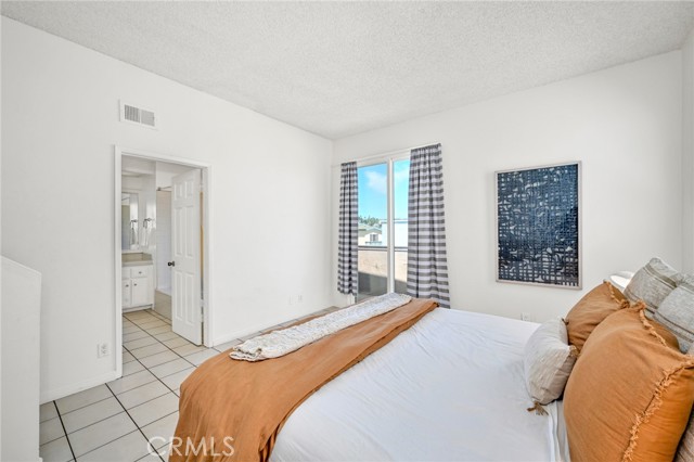 Detail Gallery Image 11 of 56 For 4103 Seashore, Newport Beach,  CA 92663 - 7 Beds | 4 Baths