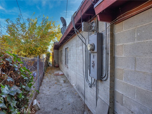 Detail Gallery Image 20 of 24 For 2309 N Niagara St, Burbank,  CA 91504 - 3 Beds | 1 Baths