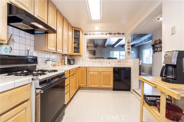 10514 Aldea Avenue, Granada Hills CA: https://media.crmls.org/medias/d54cc02e-f6e3-4a91-91eb-8fb19f7b082d.jpg