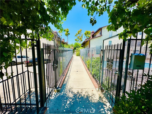 9039 Van Nuys Boulevard, Panorama City CA: https://media.crmls.org/medias/d54d2833-482f-4bb3-805b-a4360275574b.jpg