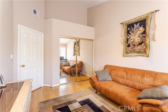 Detail Gallery Image 14 of 27 For 18730 Hatteras St #2,  Tarzana,  CA 91356 - 3 Beds | 2/1 Baths