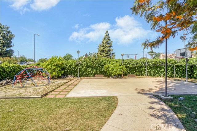 9455 Brandon Court, Northridge CA: https://media.crmls.org/medias/d54d590c-031d-4682-8afb-863e056bb133.jpg