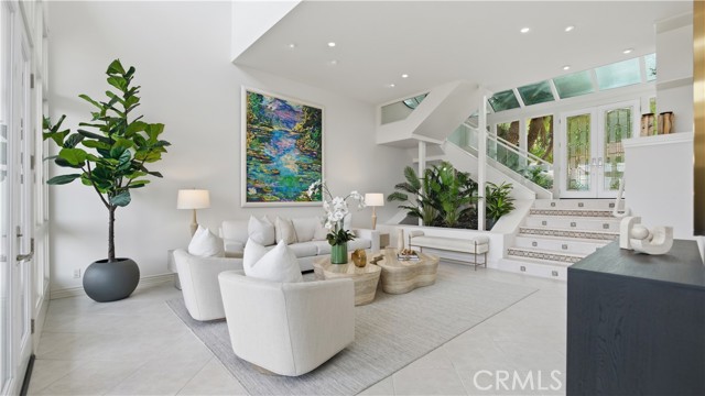 Detail Gallery Image 6 of 47 For 31 Saint Tropez, Newport Beach,  CA 92660 - 4 Beds | 3 Baths