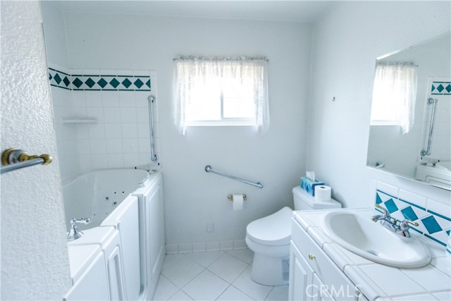 3915 Dwight Way, San Bernardino CA: https://media.crmls.org/medias/d54e9582-6721-417f-9df9-a14203c1d6bf.jpg