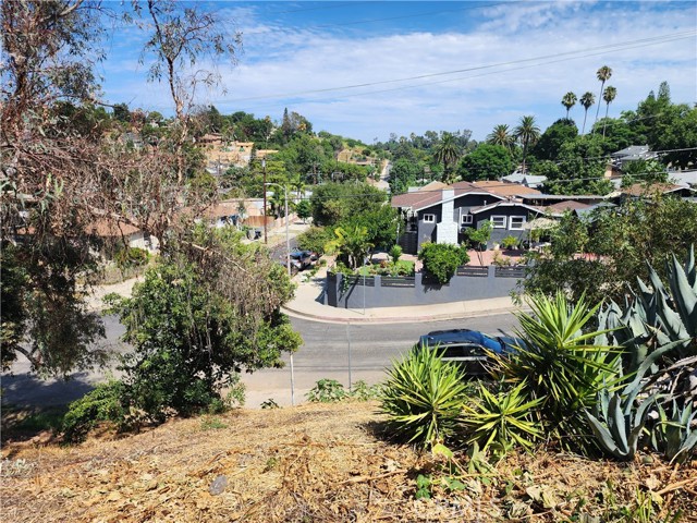 Detail Gallery Image 2 of 6 For 3661 Mckenzie Ave, Montecito Heights,  CA 90032 - – Beds | – Baths