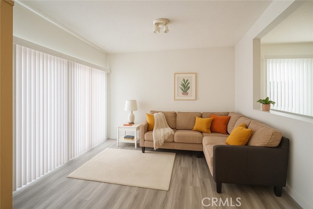 1629 S Van Ness Avenue, Los Angeles CA: https://media.crmls.org/medias/d54eb405-5262-4ee4-bdd6-b2cb8038587f.jpg