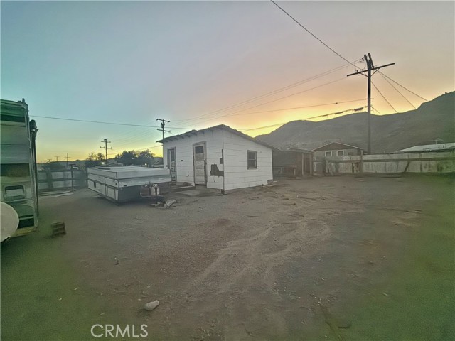 Detail Gallery Image 8 of 15 For 82480 3rd, Trona,  CA 93562 - 5 Beds | 3 Baths