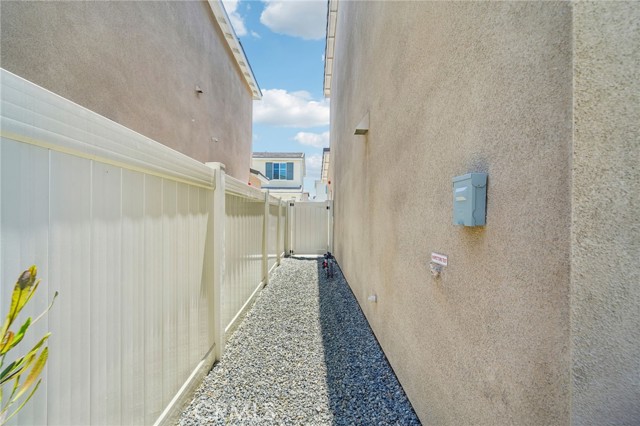 2097 Bergamot Street, Redlands CA: https://media.crmls.org/medias/d54f0d51-d4c4-48db-a3b5-dadcc563ea08.jpg