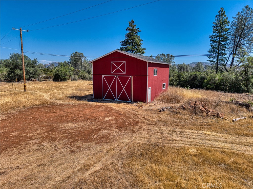 https://media.crmls.org/medias/d54f3a99-adbe-4527-854b-9f6ac41e1067.jpg?preset=X-Large