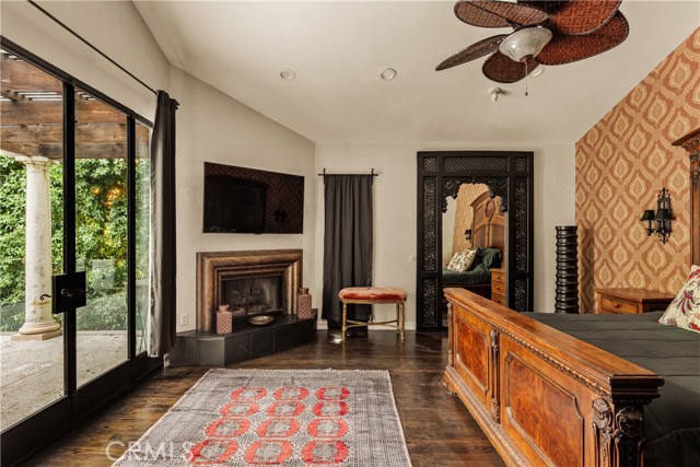 Detail Gallery Image 21 of 44 For 4909 Woodley Ave, Encino,  CA 91436 - 5 Beds | 4 Baths