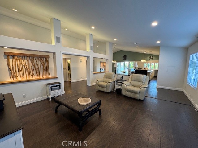 Detail Gallery Image 8 of 47 For 307 Appleby St, Corona,  CA 92881 - 4 Beds | 3/1 Baths