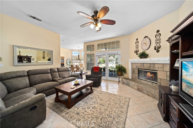 Detail Gallery Image 5 of 29 For 13808 via La Madera, Bakersfield,  CA 93314 - 4 Beds | 2 Baths