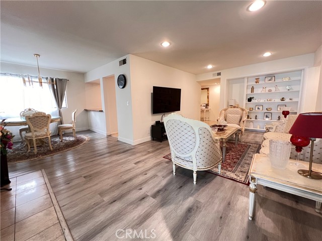 Detail Gallery Image 7 of 35 For 15335 Magnolia #215,  Sherman Oaks,  CA 91403 - 3 Beds | 2 Baths