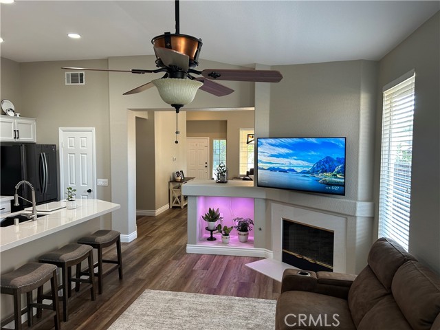 Detail Gallery Image 14 of 32 For 27298 Buffalo Trl, Corona,  CA 92883 - 3 Beds | 2 Baths