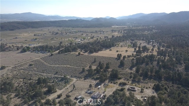 16469 Curtis Trail, Frazier Park CA: https://media.crmls.org/medias/d552ac46-1fef-477a-8b72-9a7b36c89479.jpg